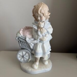 Dolfi Italy - Handpainted - Original Lisi Martin #151  Girl with Kitten Figurine